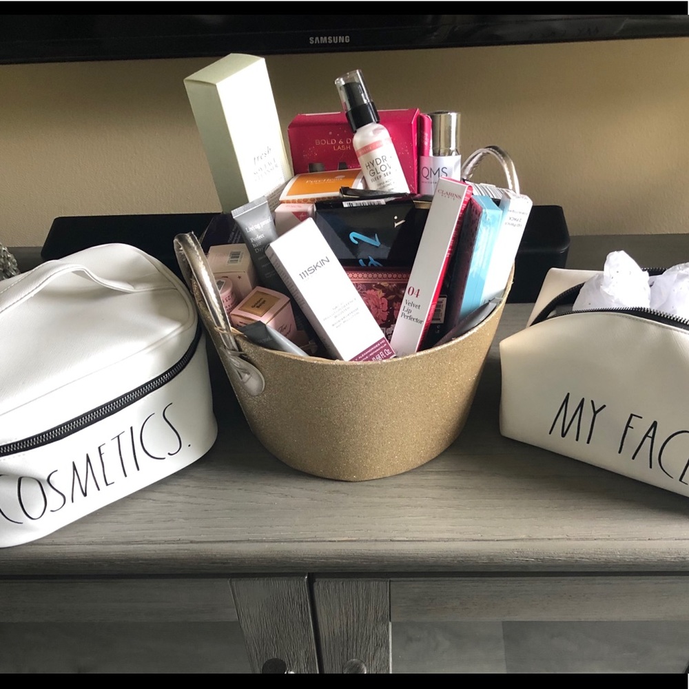 Brand new make-up & skincare - Picture 1 of 10